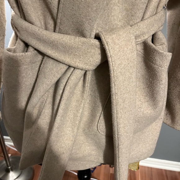 Zara size L spring/fall wrap jacket - Picture 2 of 8